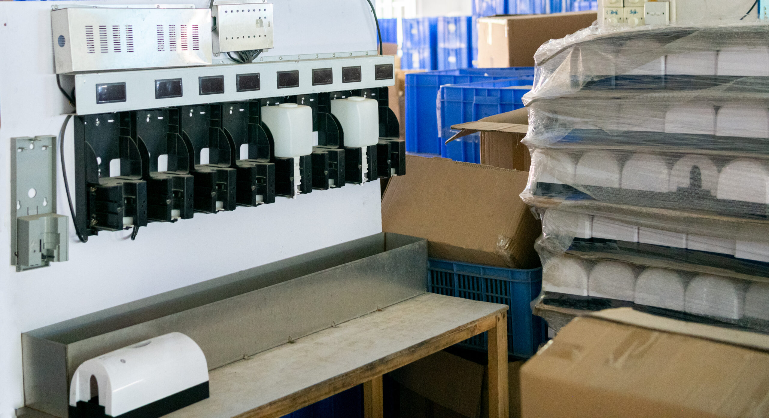 Aolq soap dispenser testing station following iso 9001 quality standards to ensure durable pump and dispenser performance
